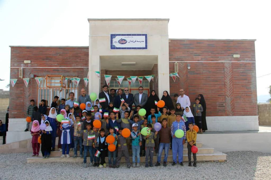 برگزاری مراسم افتتاحیه 6 باب مدرسه خیر ساز توسط چتر خوشبختی میهن در استان بوشهر